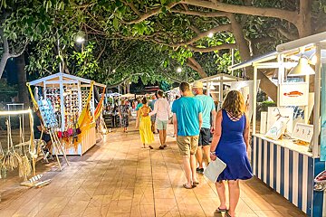 Sunset Market, Puerto Portals